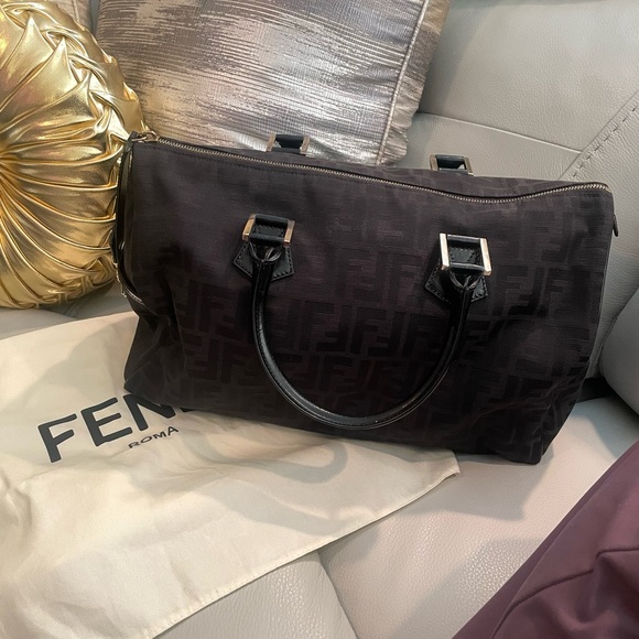 Authentic Fendi Satchel Bag 🖤 - Picture 3 of 5